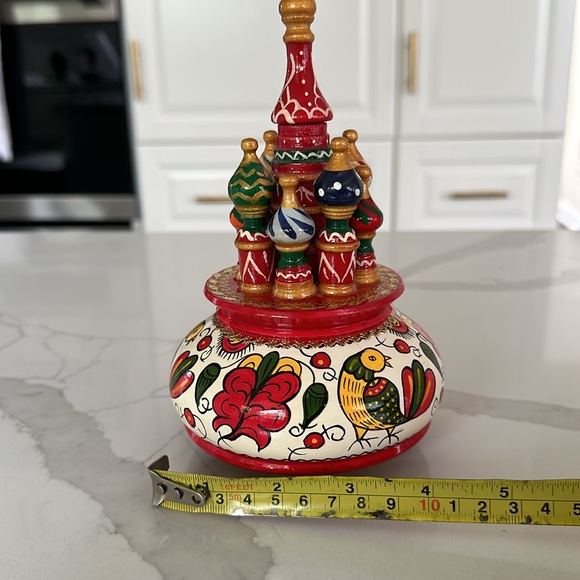 St. Basil's Cathedral Russian Music Box , Music Box Hand-Painted. - Picture 8 of 9